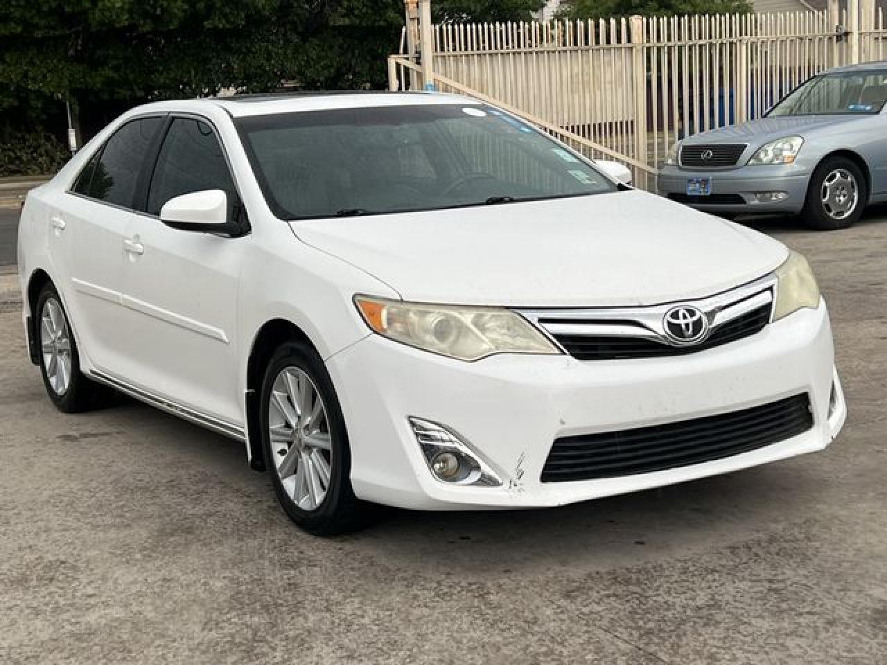 2013 Toyota Camry L - Фото 3