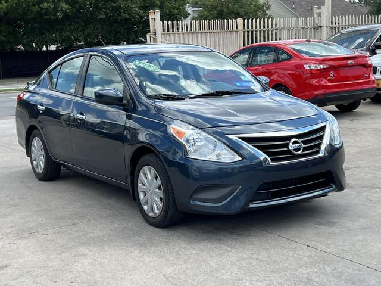 2015 Nissan Versa S - Фото 4