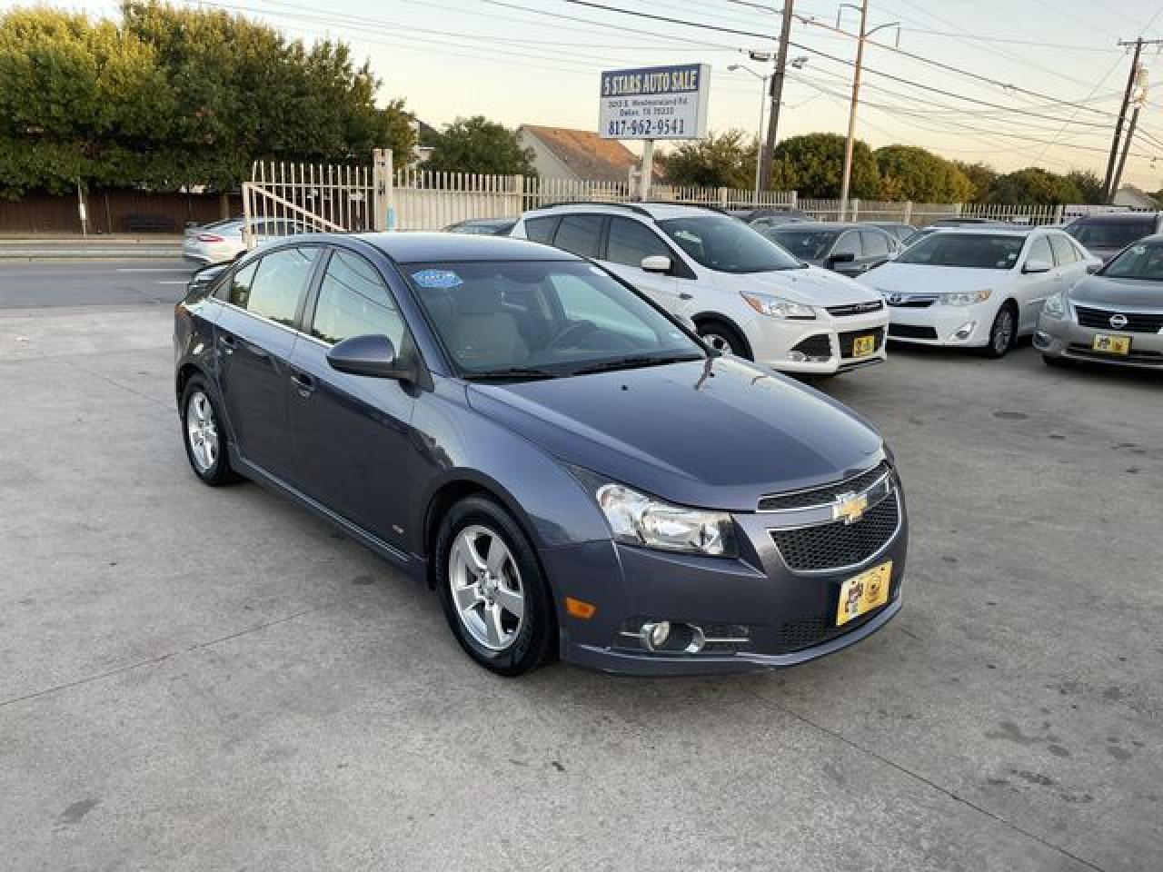 2014 Chevrolet Cruze Lt - Image 2