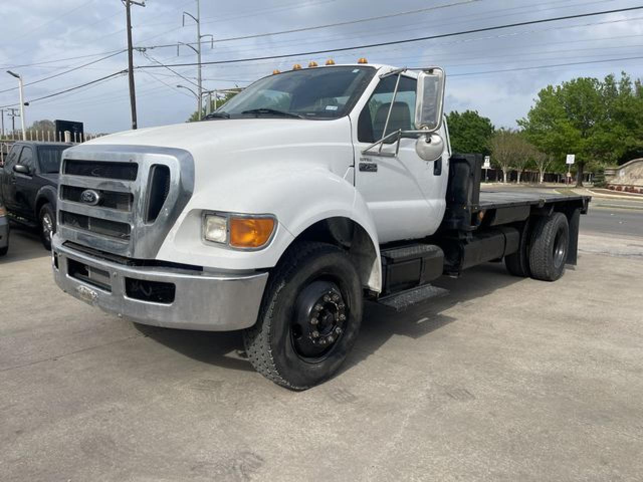 2010 Ford F750 Super Duty - Фото 5