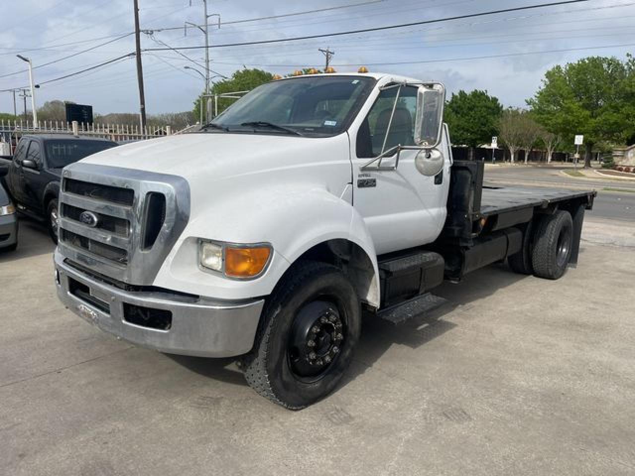 2010 Ford F750 Super Duty - Фото 2