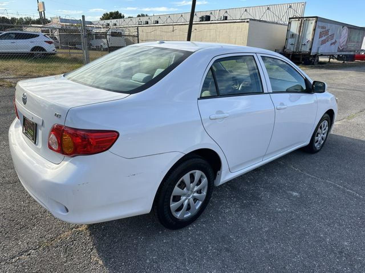 2010 Toyota Corolla Base - Фото 4