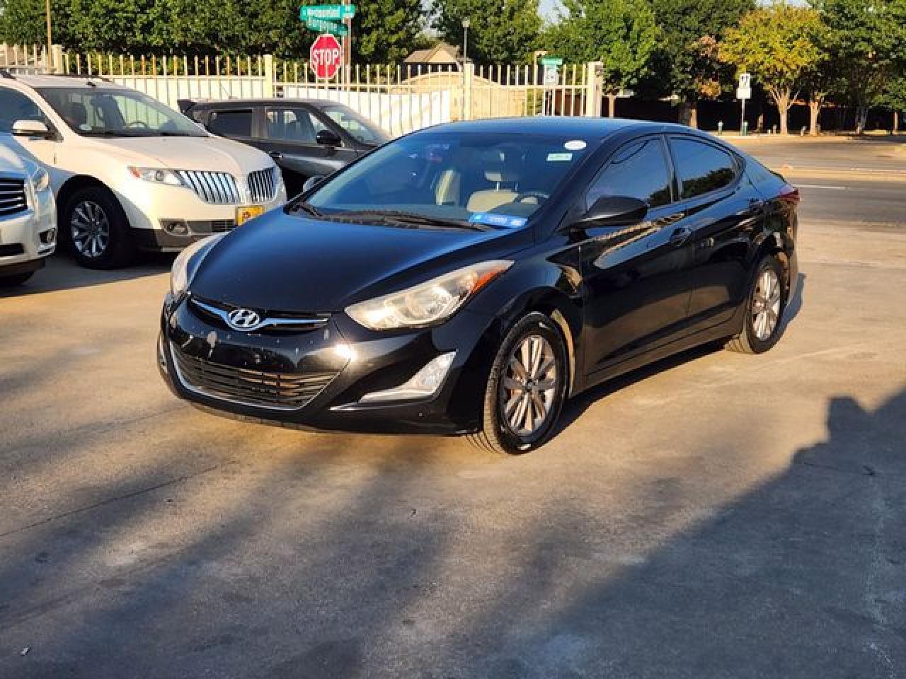 2014 Hyundai Elantra Se - Image 2