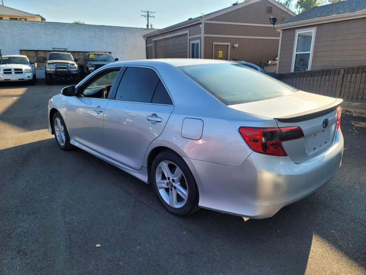 2013 Toyota Camry L - Фото 3