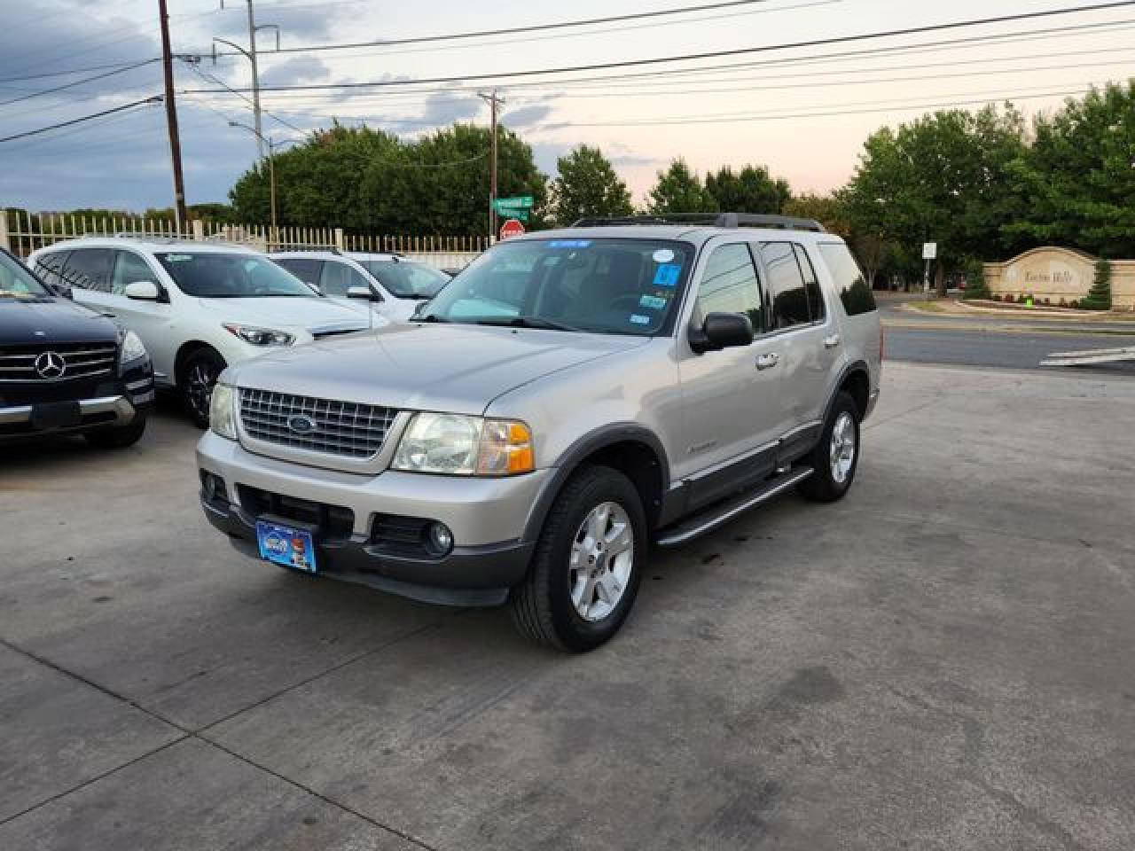 2005 Ford Explorer Xlt - Фото 2