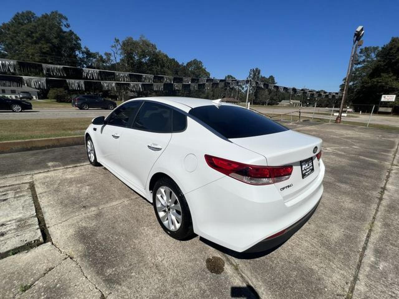 2016 Kia Optima Lx - Фото 2