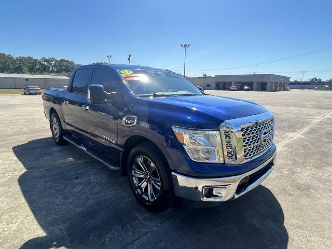 2017 Nissan Titan Sv - Image 4