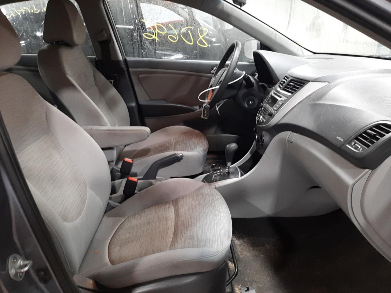 2017 Hyundai Accent Se - Фото 5