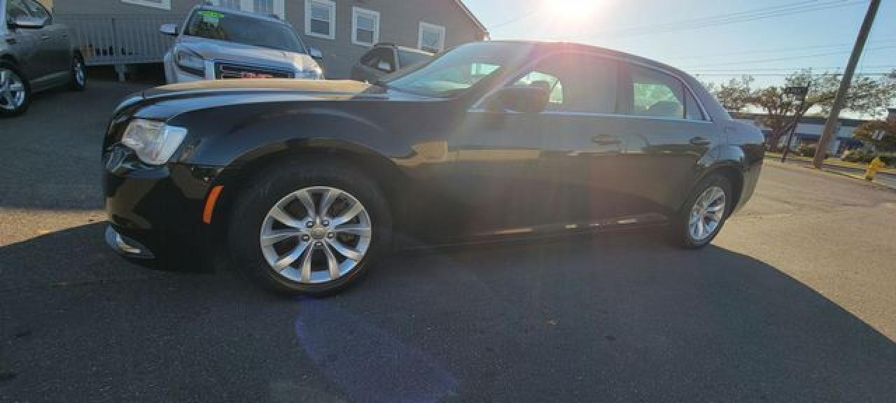 2015 Chrysler 300 Limited - Image 2