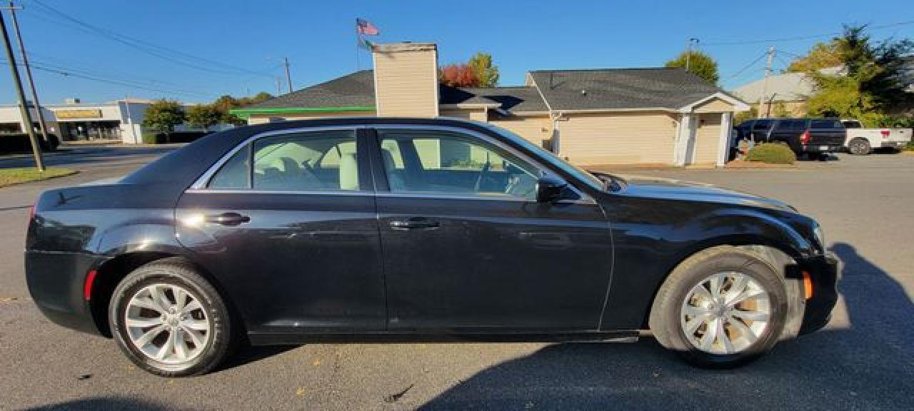 2015 Chrysler 300 Limited - Image 5