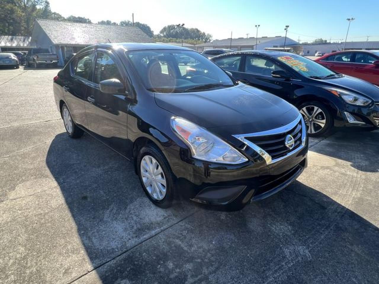 2016 Nissan Versa S - Фото 4