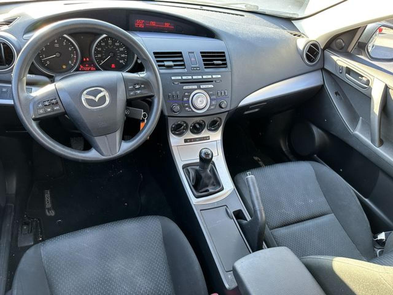 2010 Mazda 3 I - Image 6
