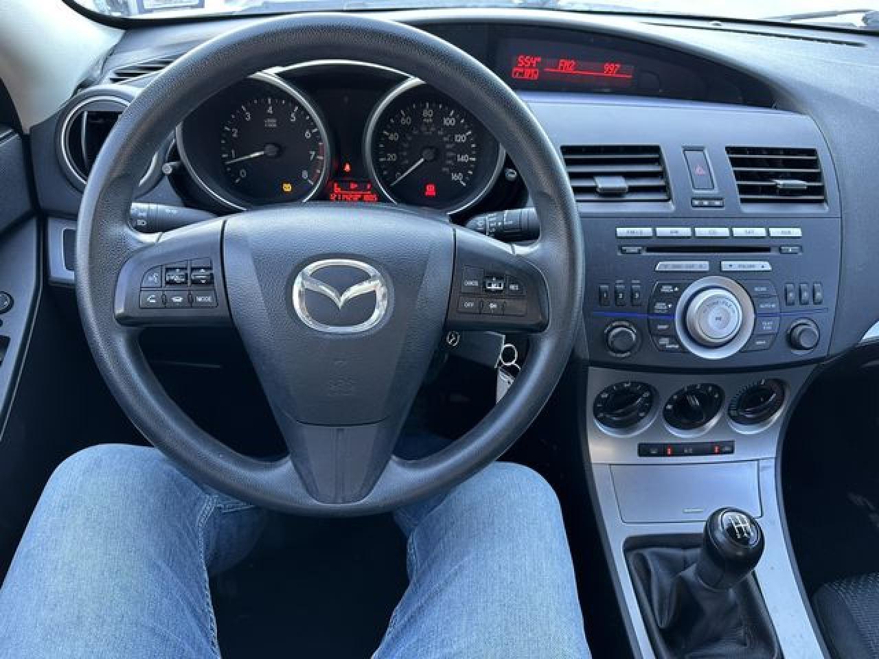 2010 Mazda 3 I - Image 3
