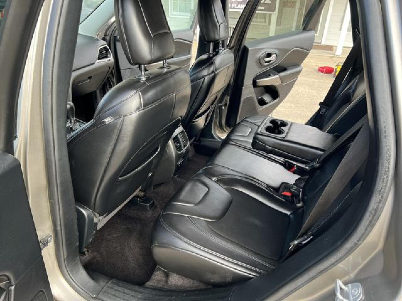 2019 Jeep Cherokee Latitude Plus - Image 7