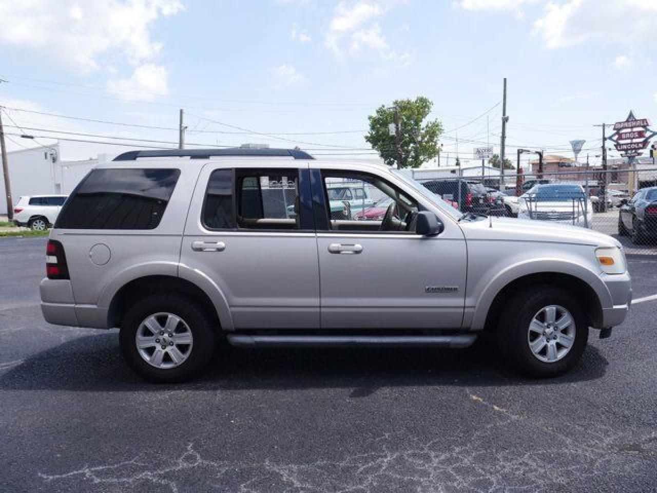 2007 Ford Explorer Xlt - Image 4