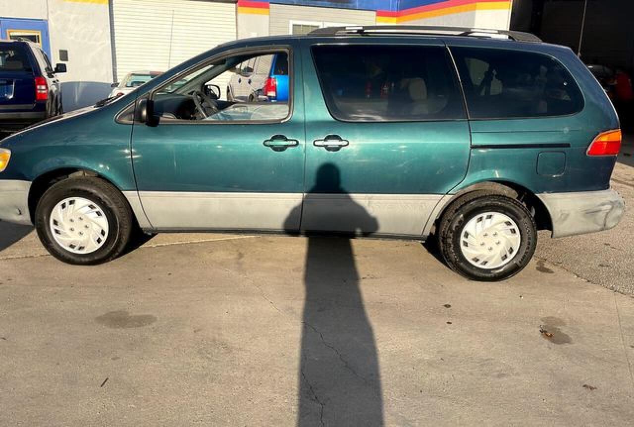 1998 Toyota Sienna Le - Фото 2