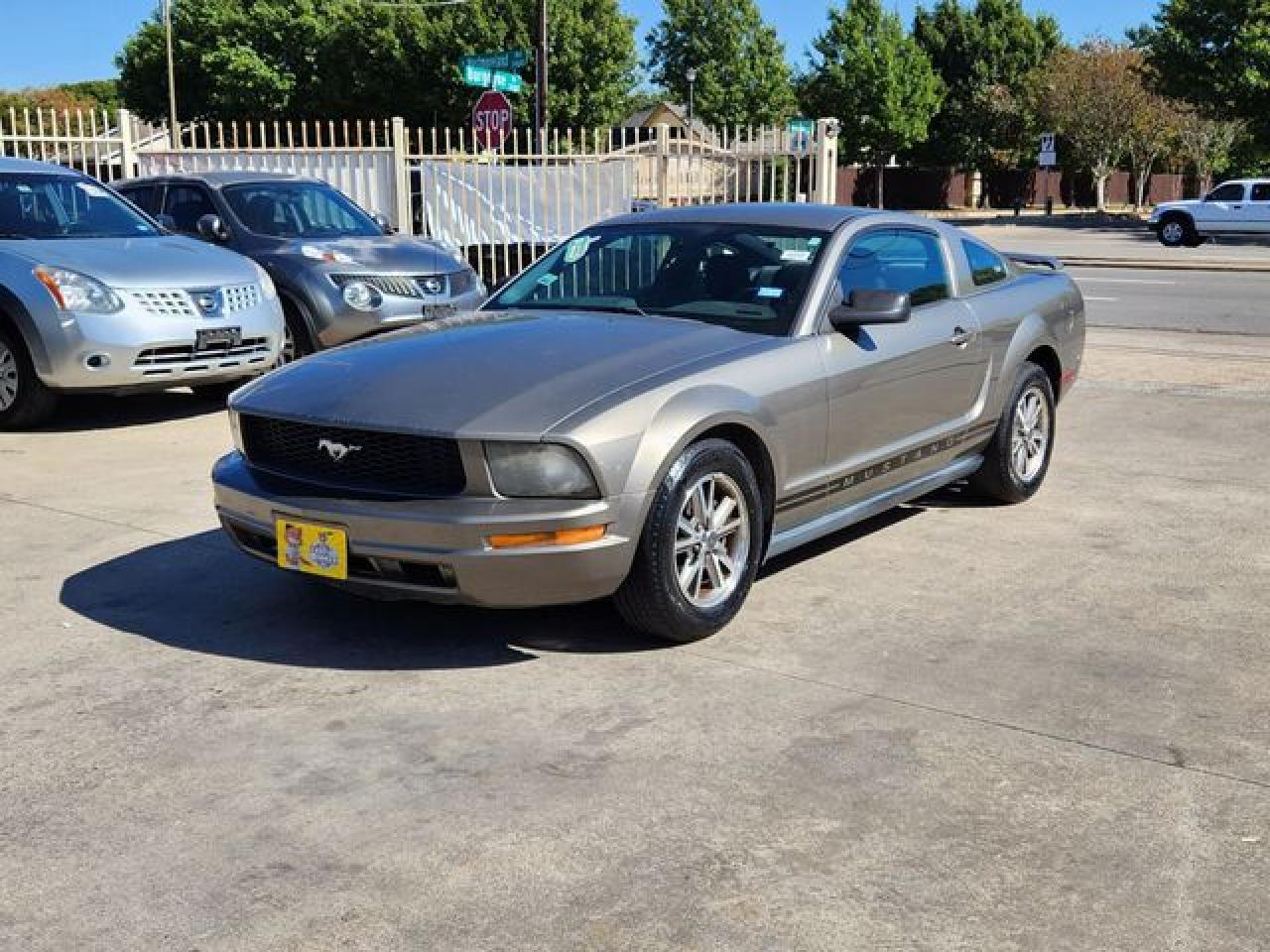 2005 Ford Mustang - Image 7