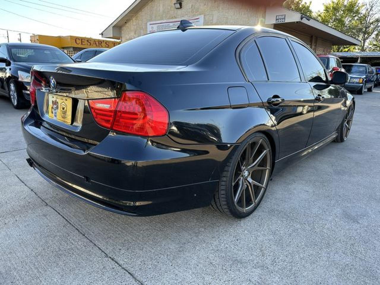 2009 BMW 328 I - Фото 2