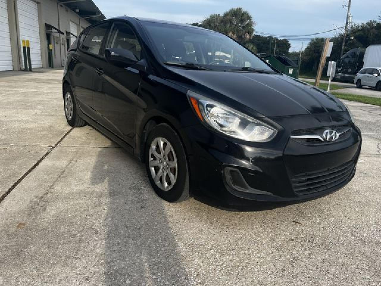 2014 Hyundai Accent Gls - Image 3