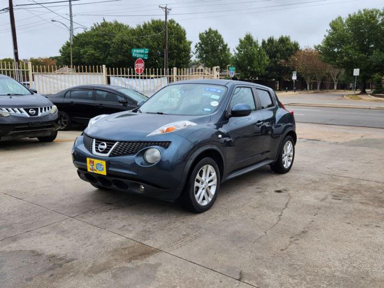 2012 Nissan Juke S - Image 2