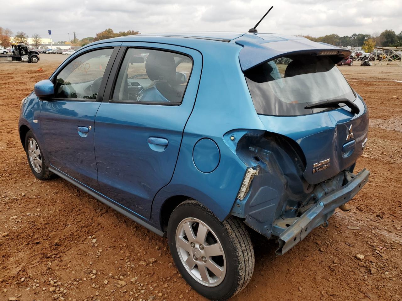 2015 Mitsubishi Mirage Es - Image 3