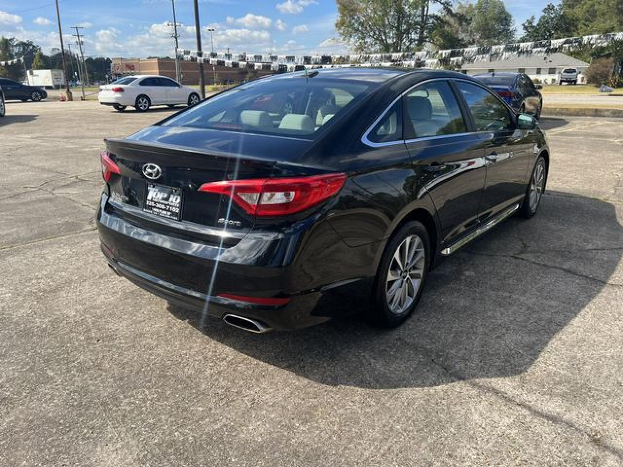 2015 Hyundai Sonata Sport - Image 3