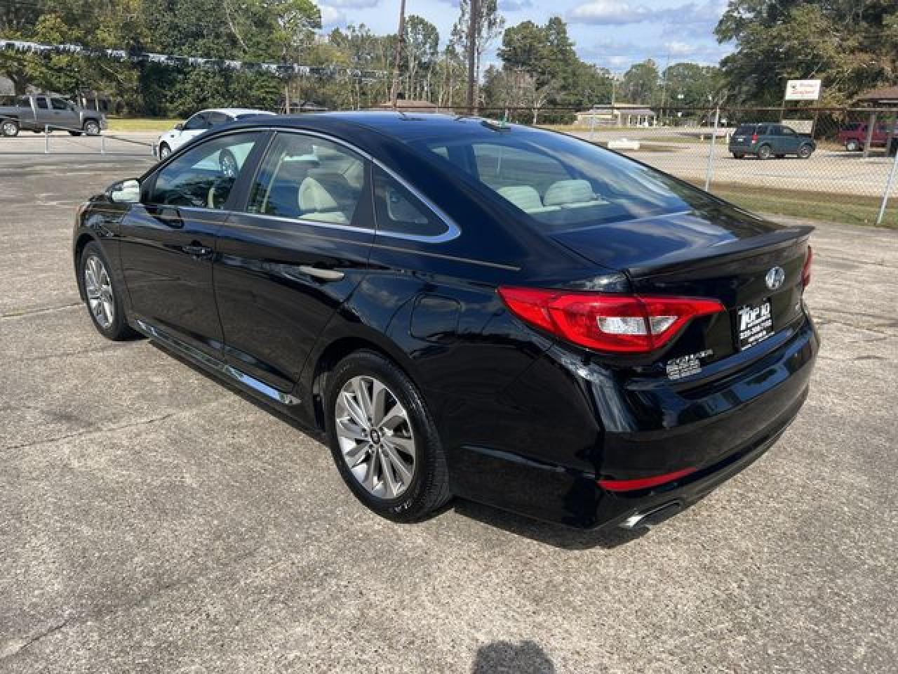 2015 Hyundai Sonata Sport - Image 2