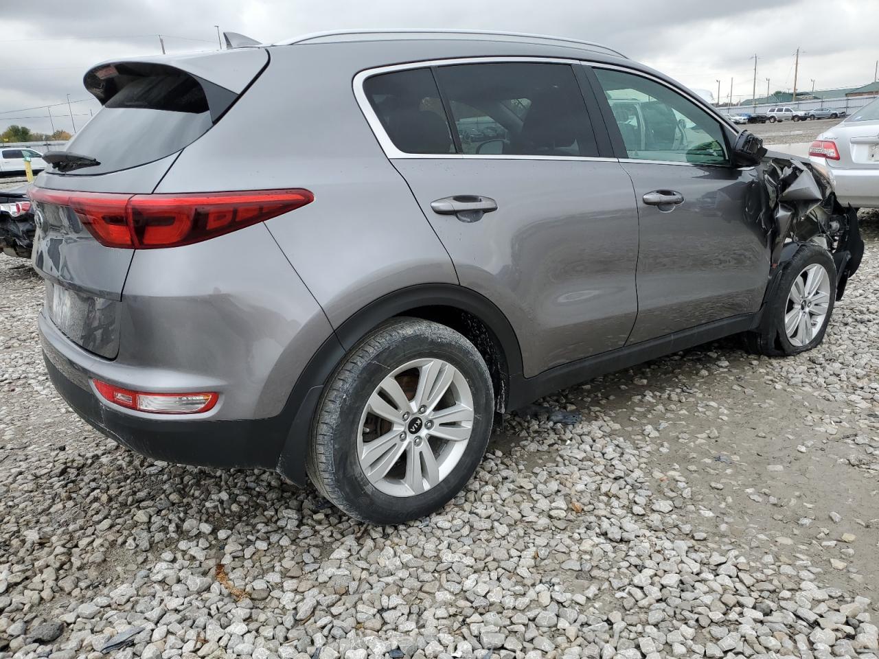 2017 KIA SPORTAGE L - Image 4