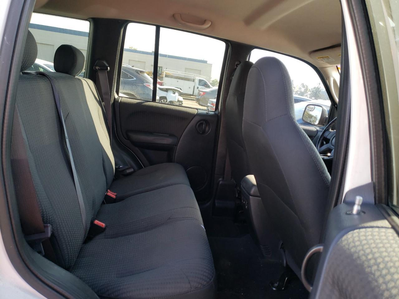 2002 Jeep Liberty Sport - Image 6