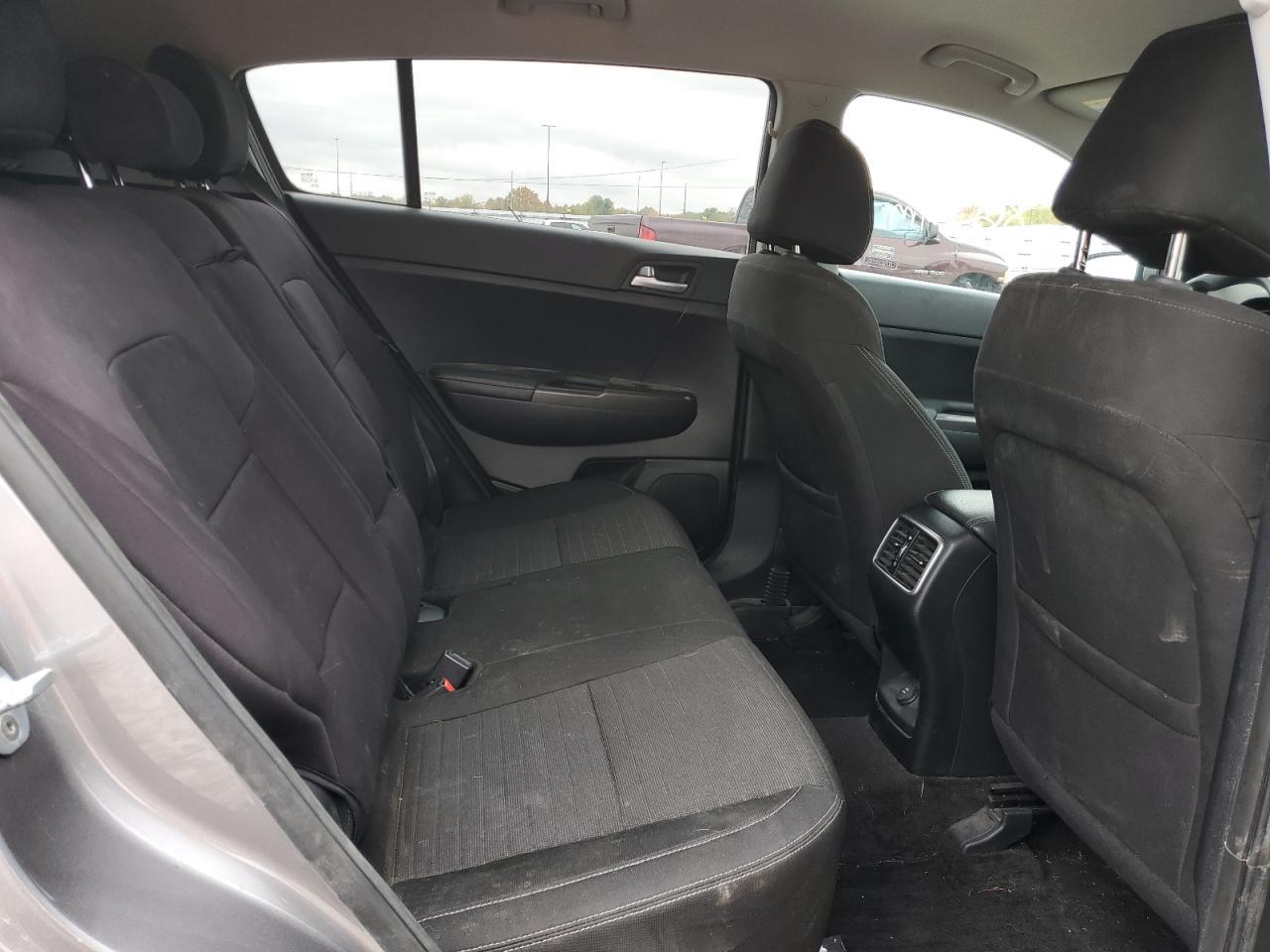 2017 KIA SPORTAGE L - Image 6