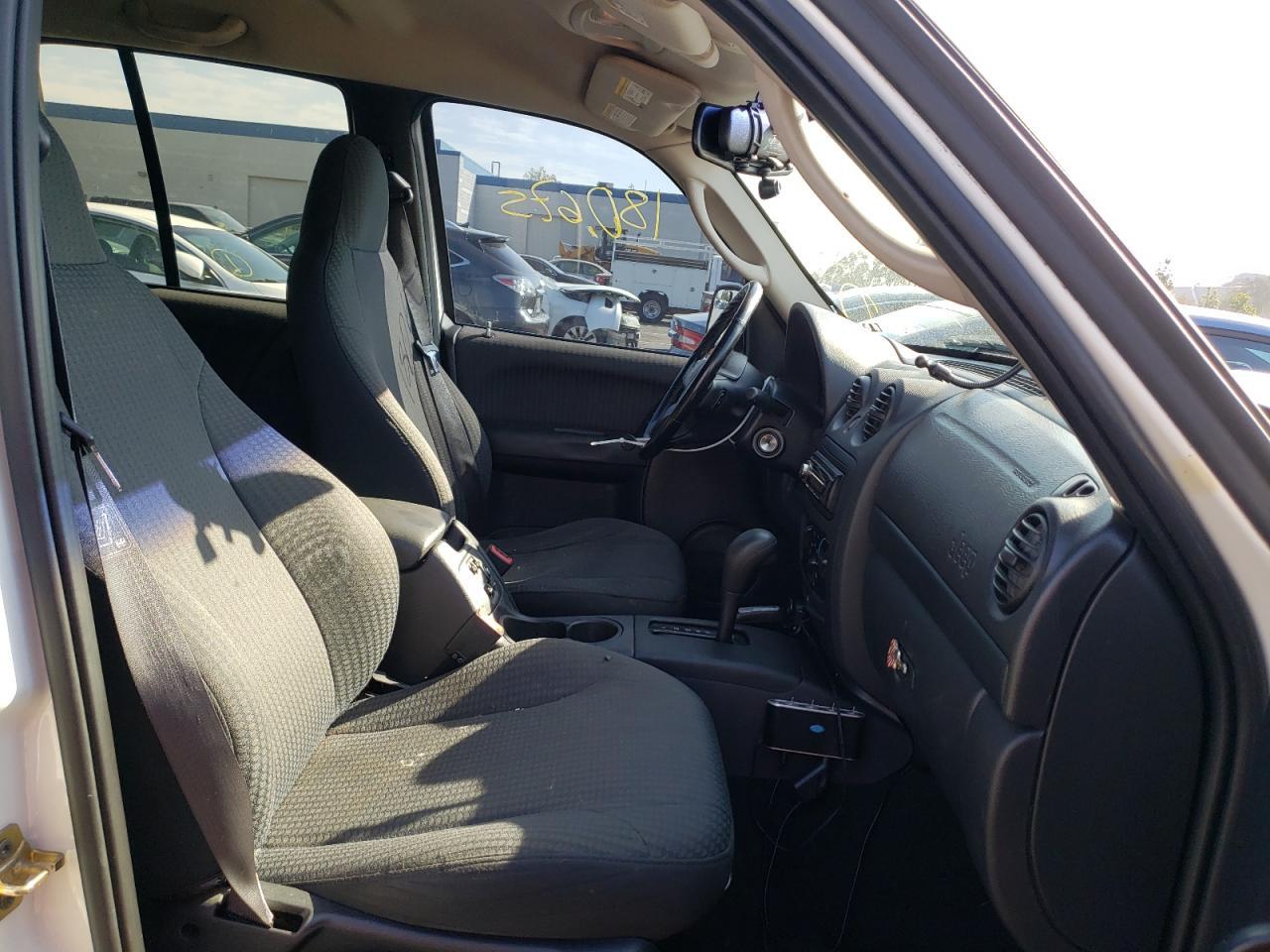 2002 Jeep Liberty Sport - Image 5