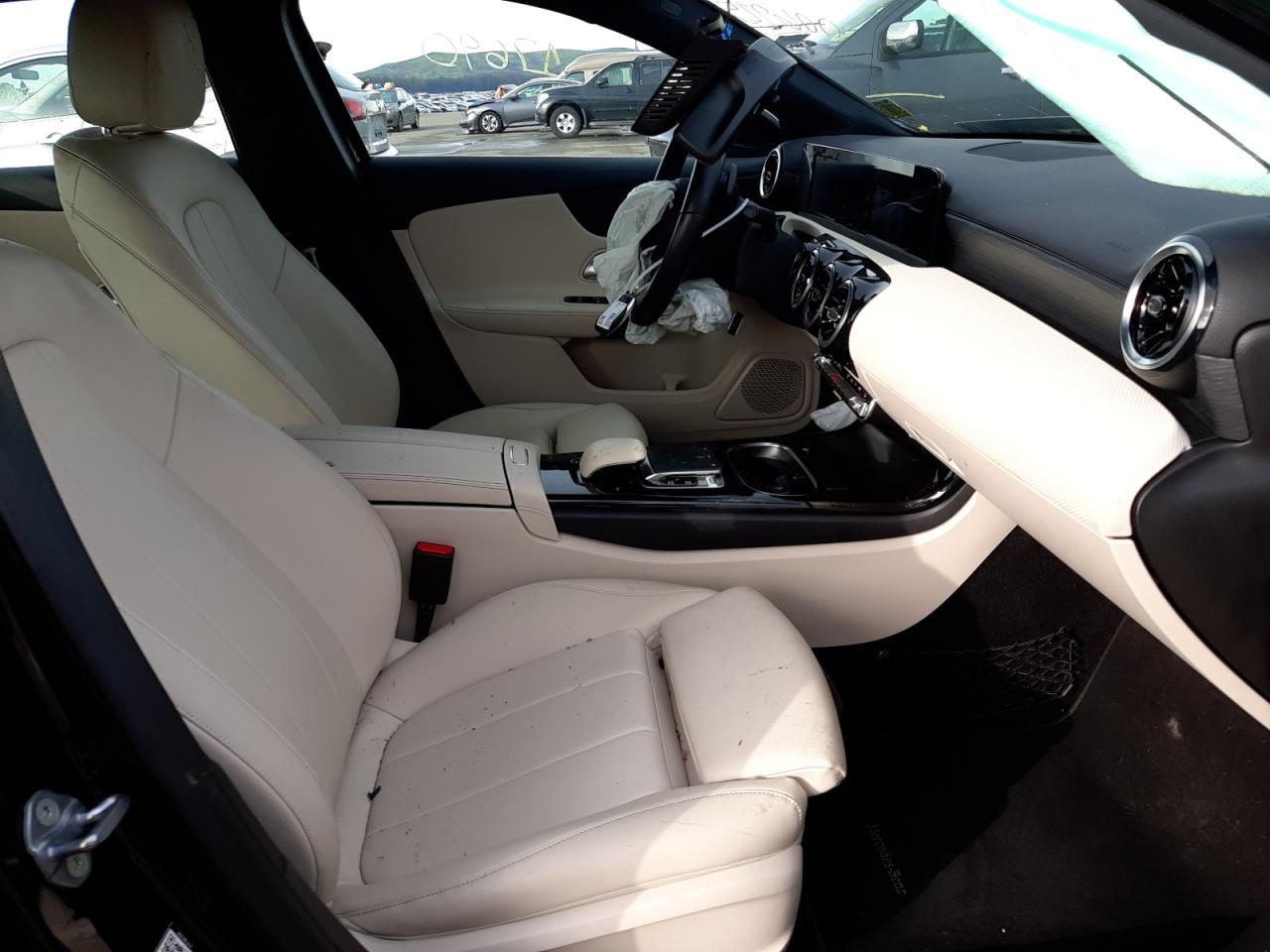 2019 Mercedes-Benz A 220 4Matic - Фото 5