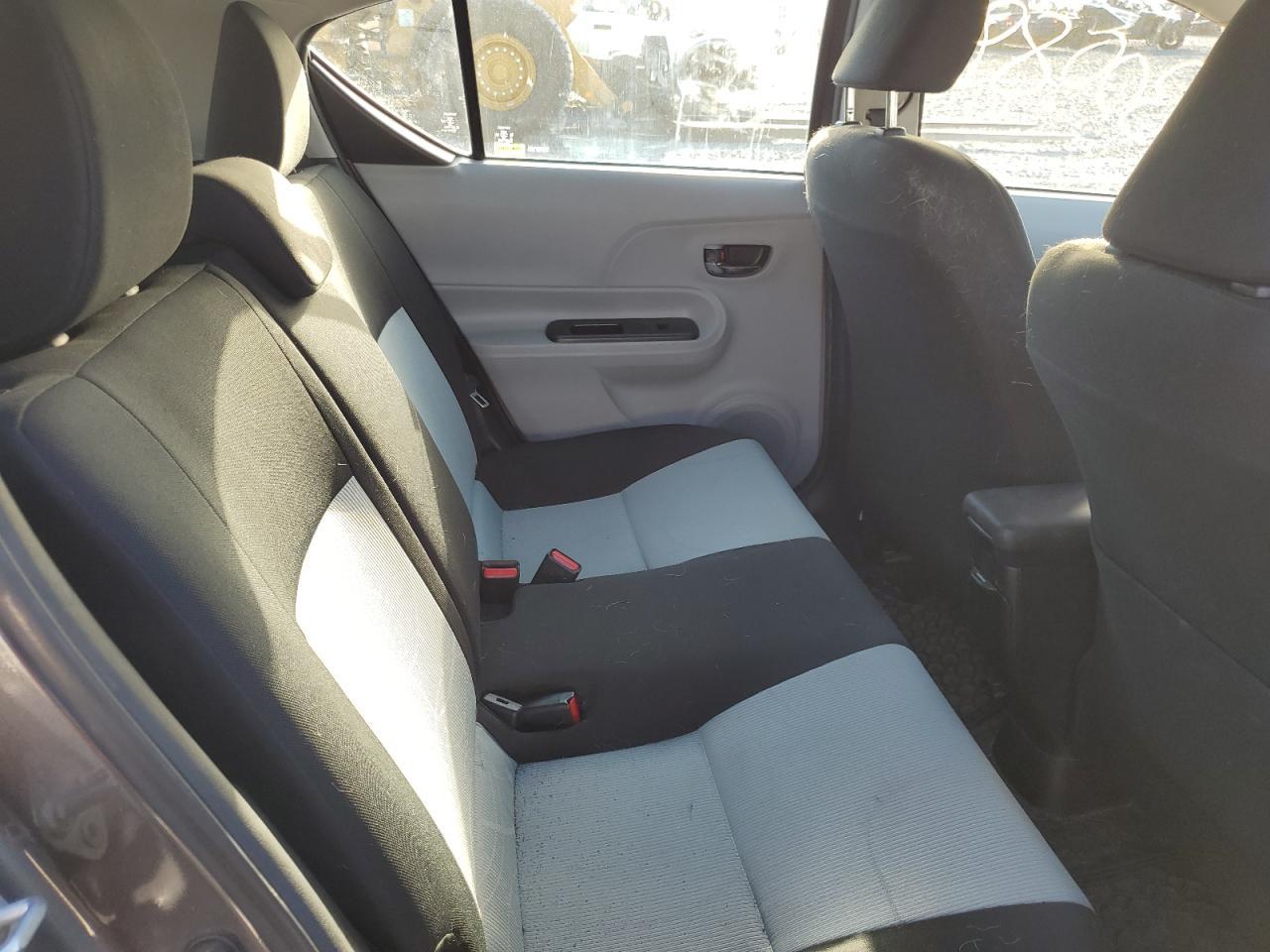 2013 Toyota Prius C - Фото 6