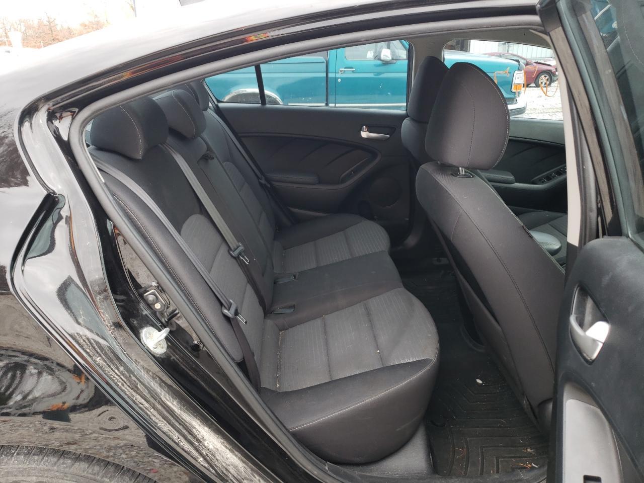 2017 Kia Forte - Image 6