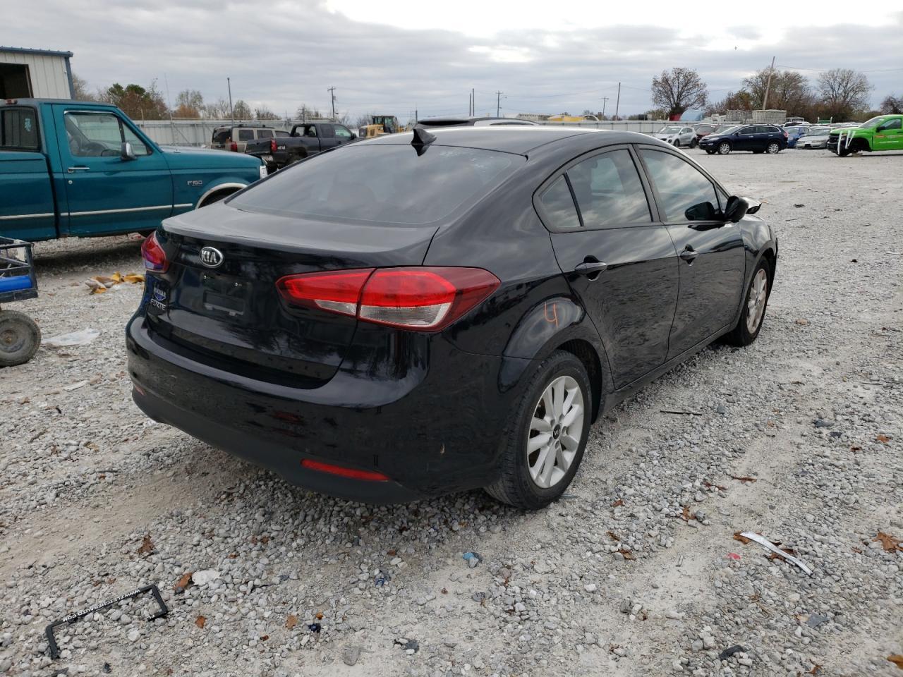 2017 Kia Forte - Image 4