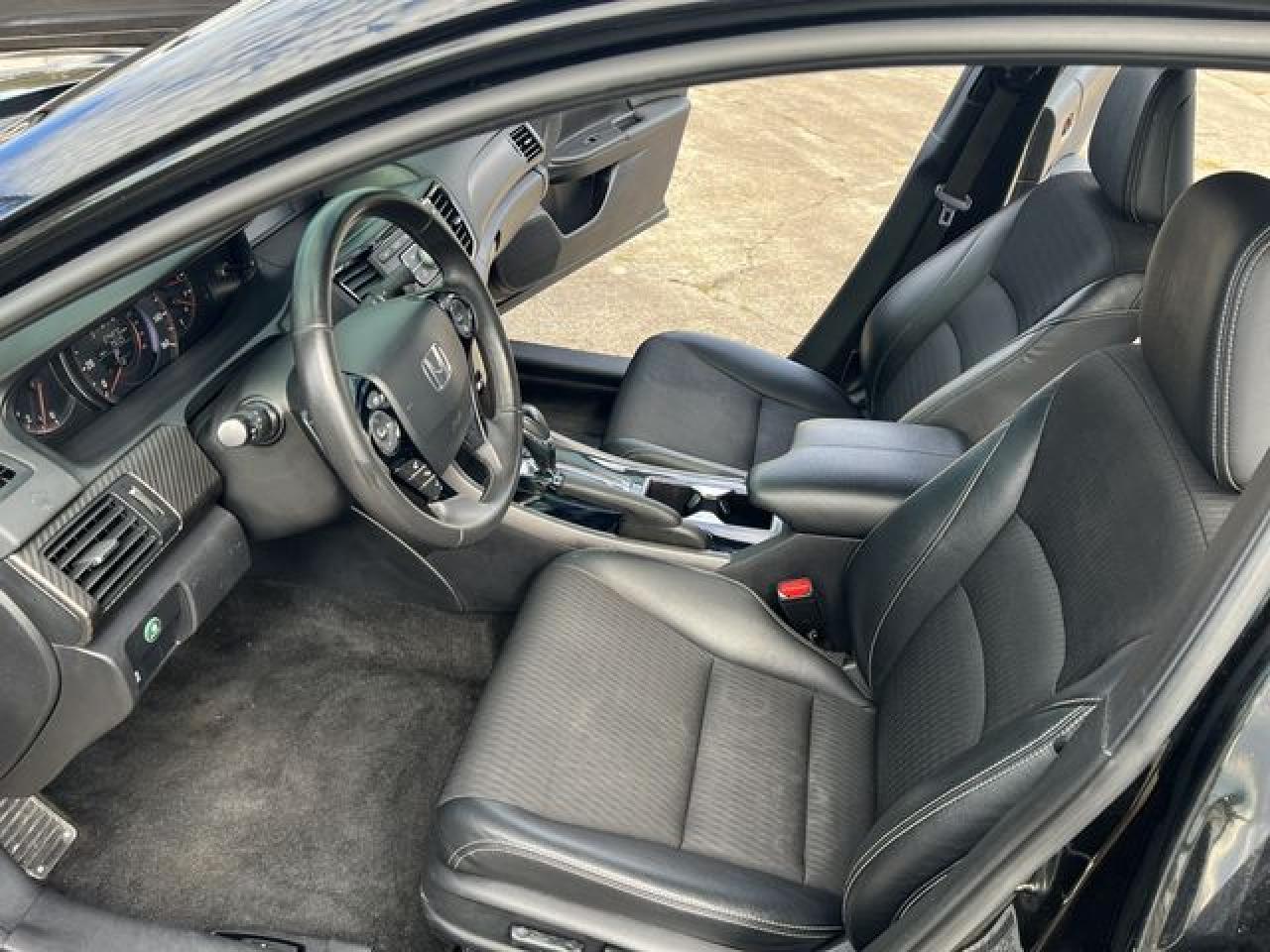 2017 Honda Accord Sport - Image 6