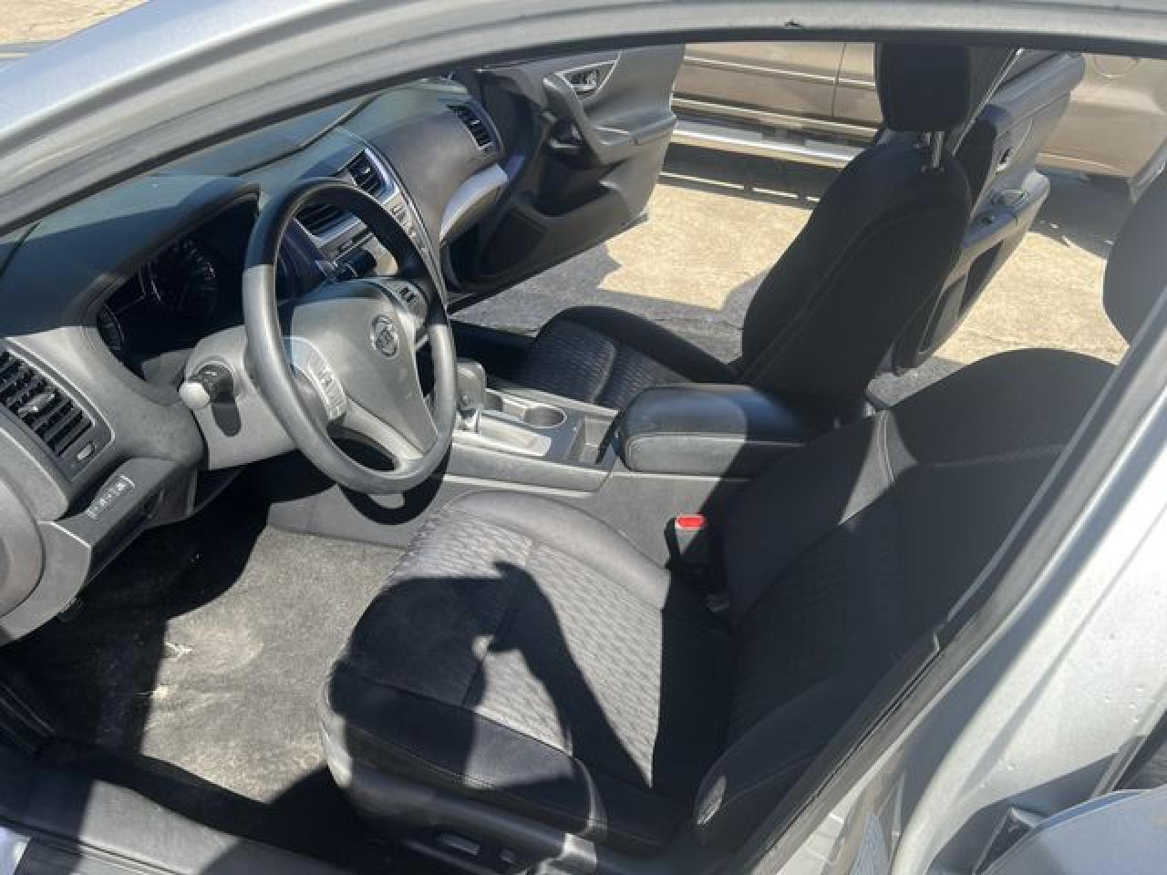 2017 Nissan Altima 2.5 - Image 6