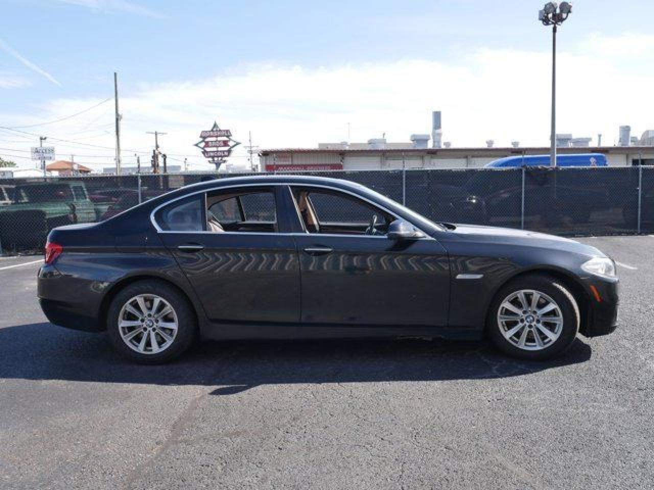 2016 BMW 528 I - Image 4