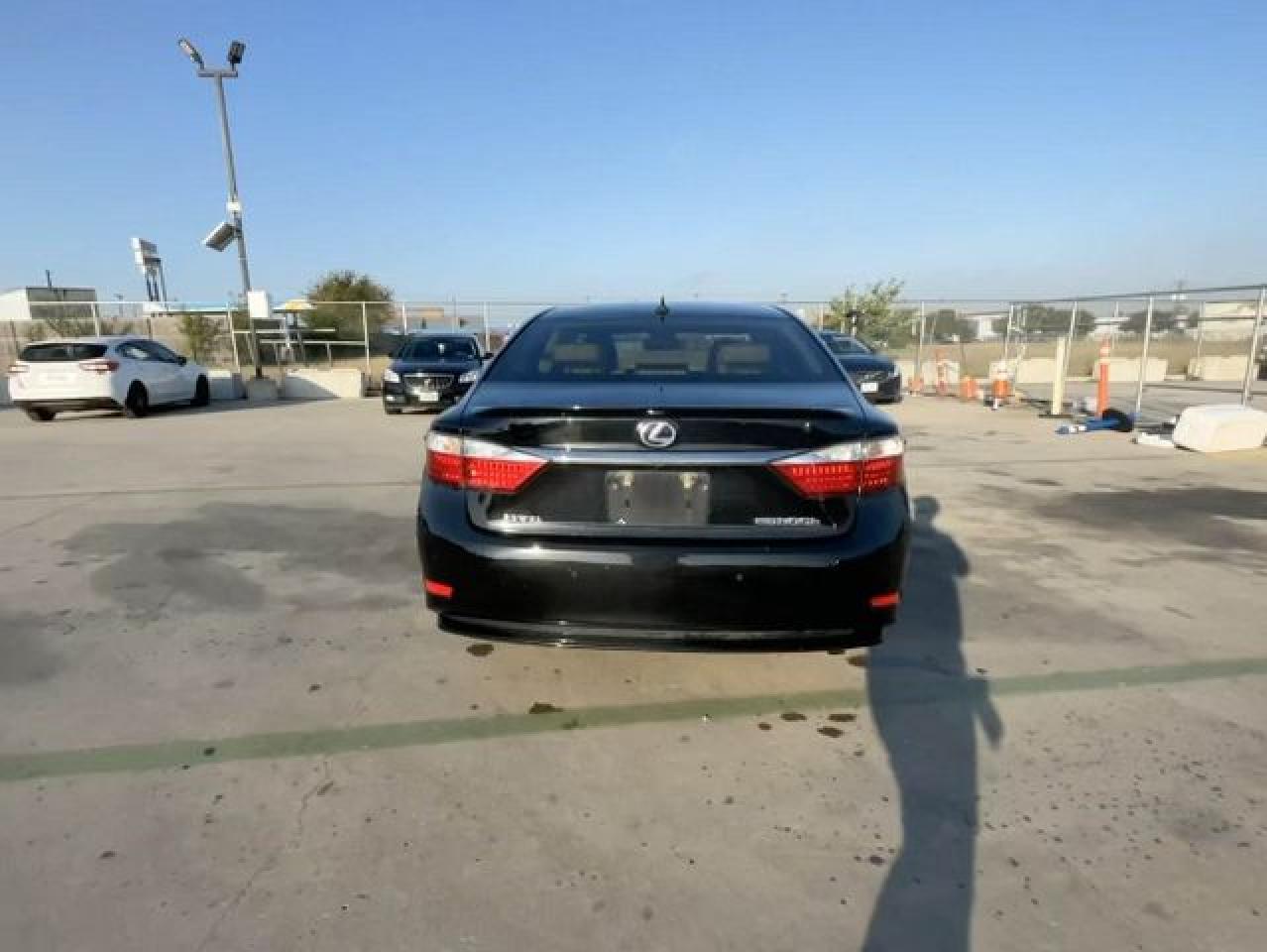 2014 Lexus Es 300H - Фото 4
