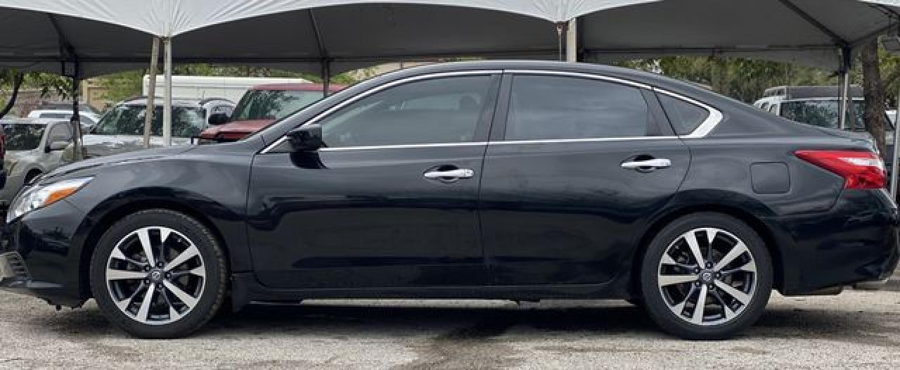 2017 Nissan Altima 2.5 - Image 5