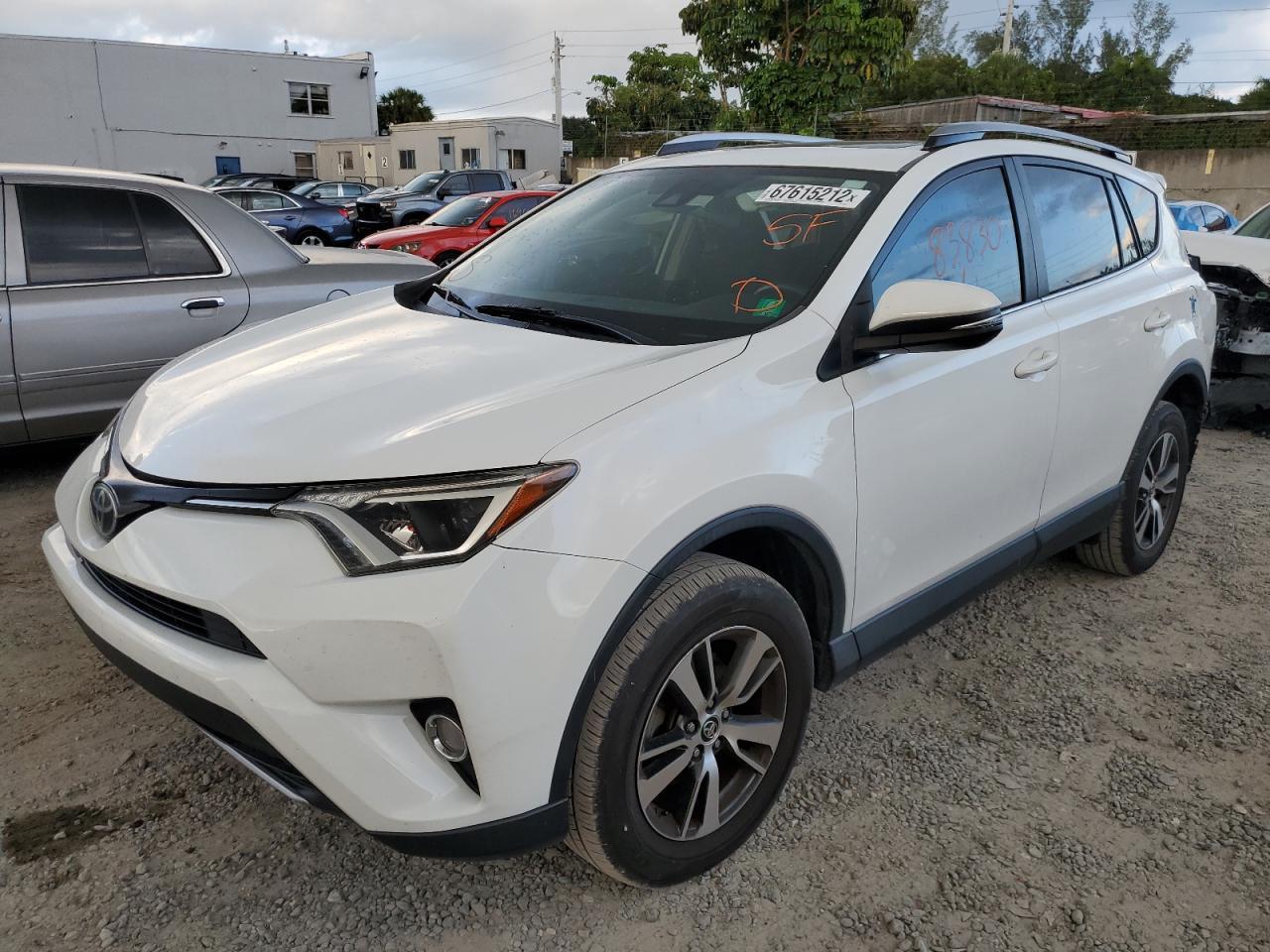 2017 TOYOTA RAV4 XLE