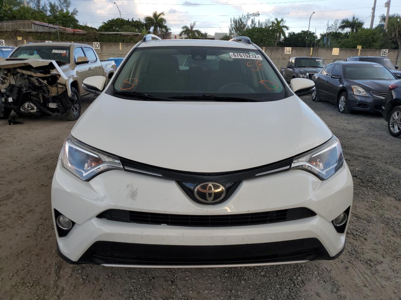 2017 TOYOTA RAV4 XLE - Фото 5