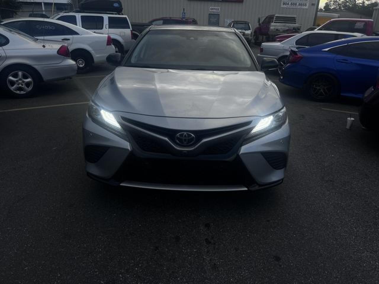 2019 Toyota Camry Xse - Фото 2