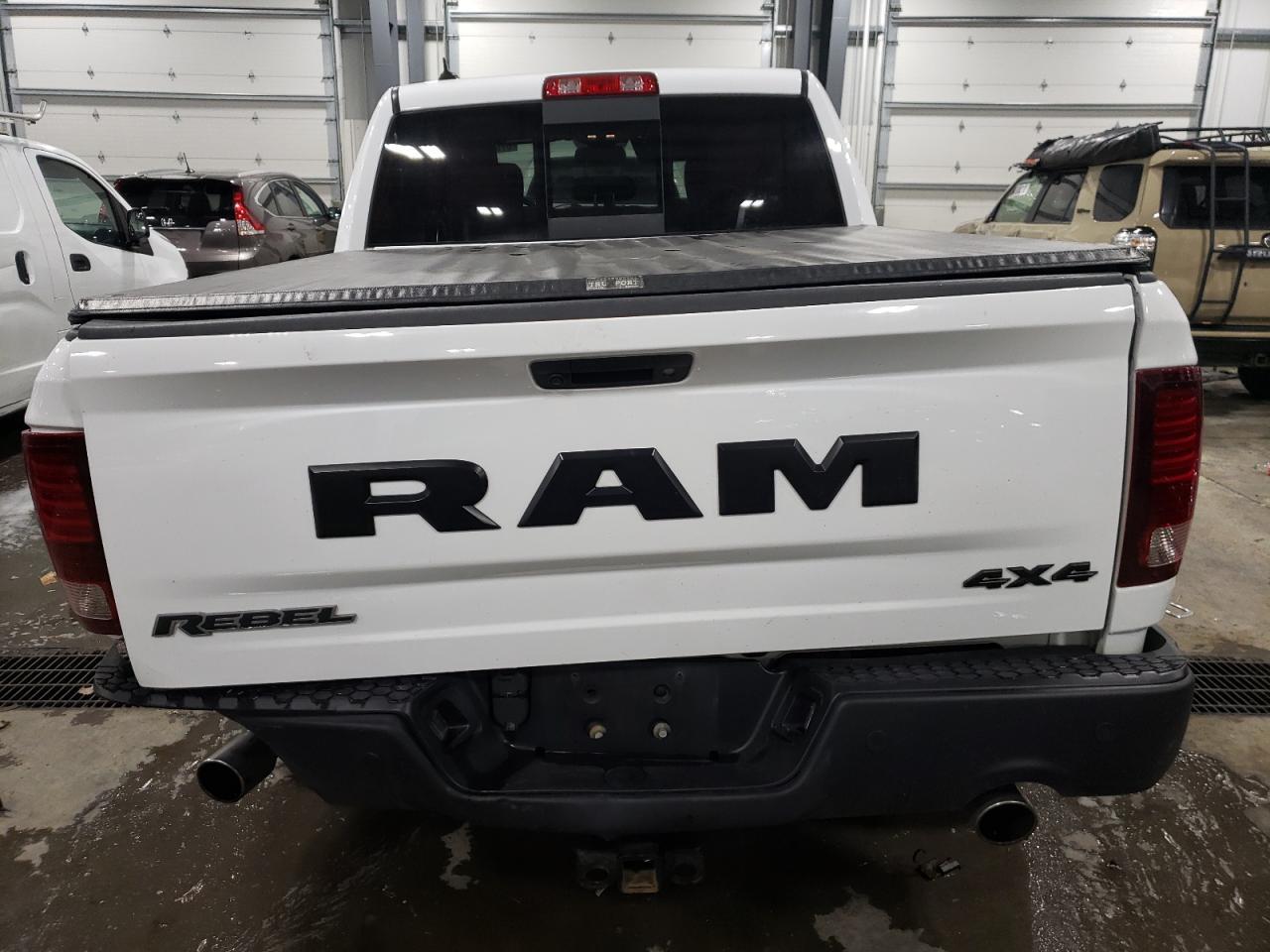 2017 RAM 1500 REBEL - Фото 6