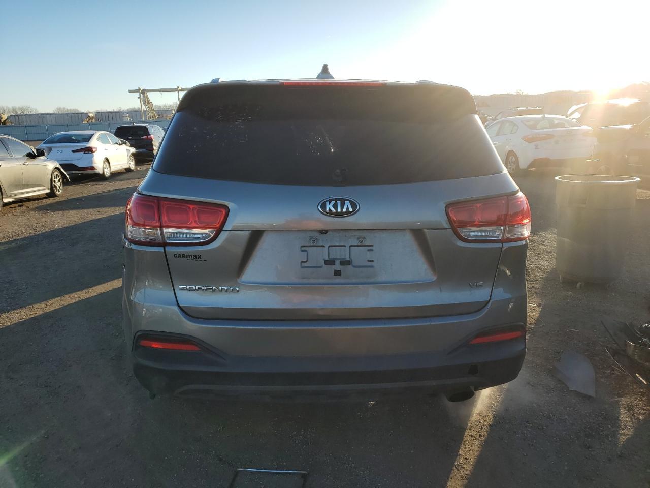 2016 KIA SORENTO LX - Image 6