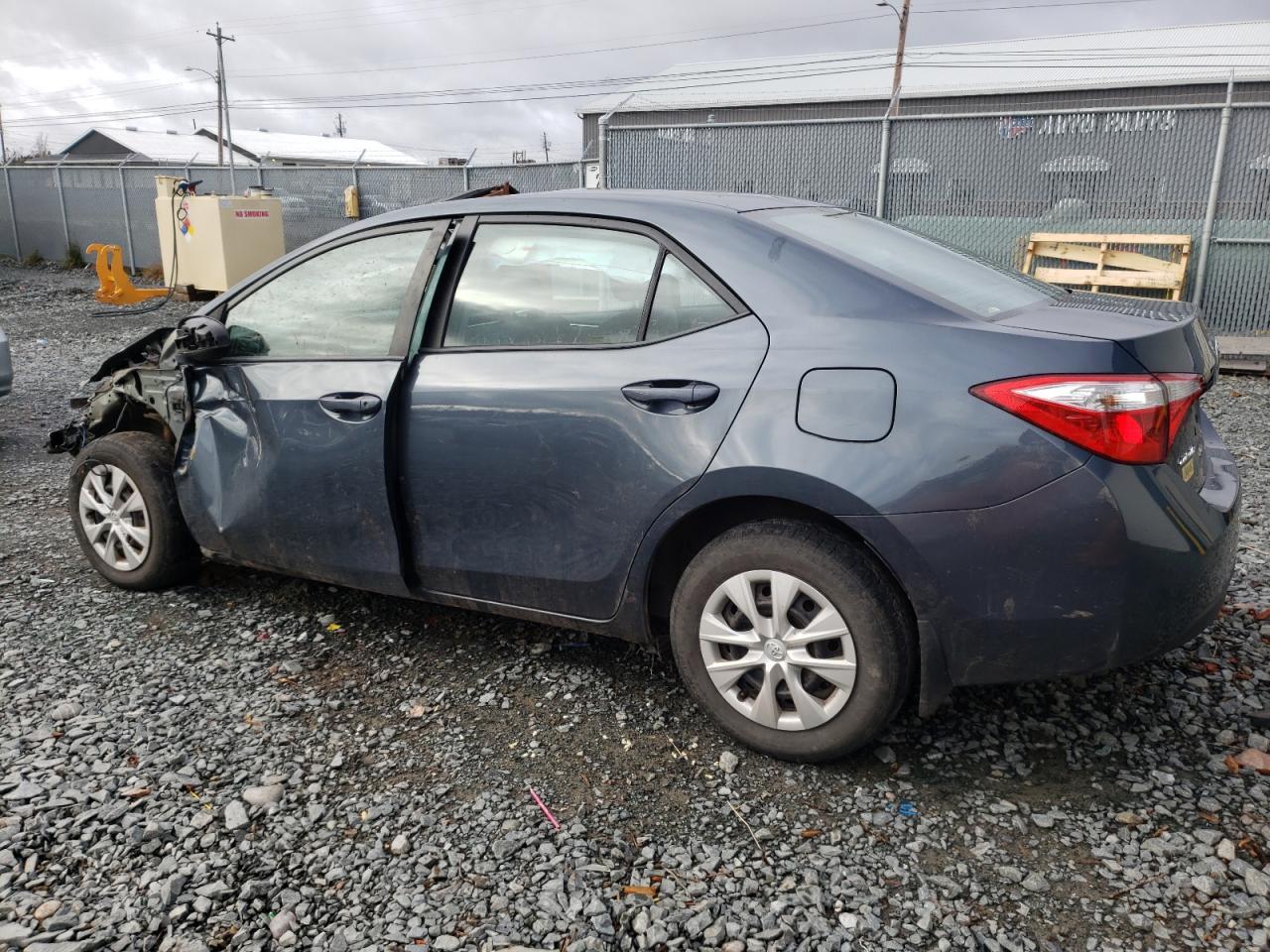 2015 Toyota Corolla L - Фото 2