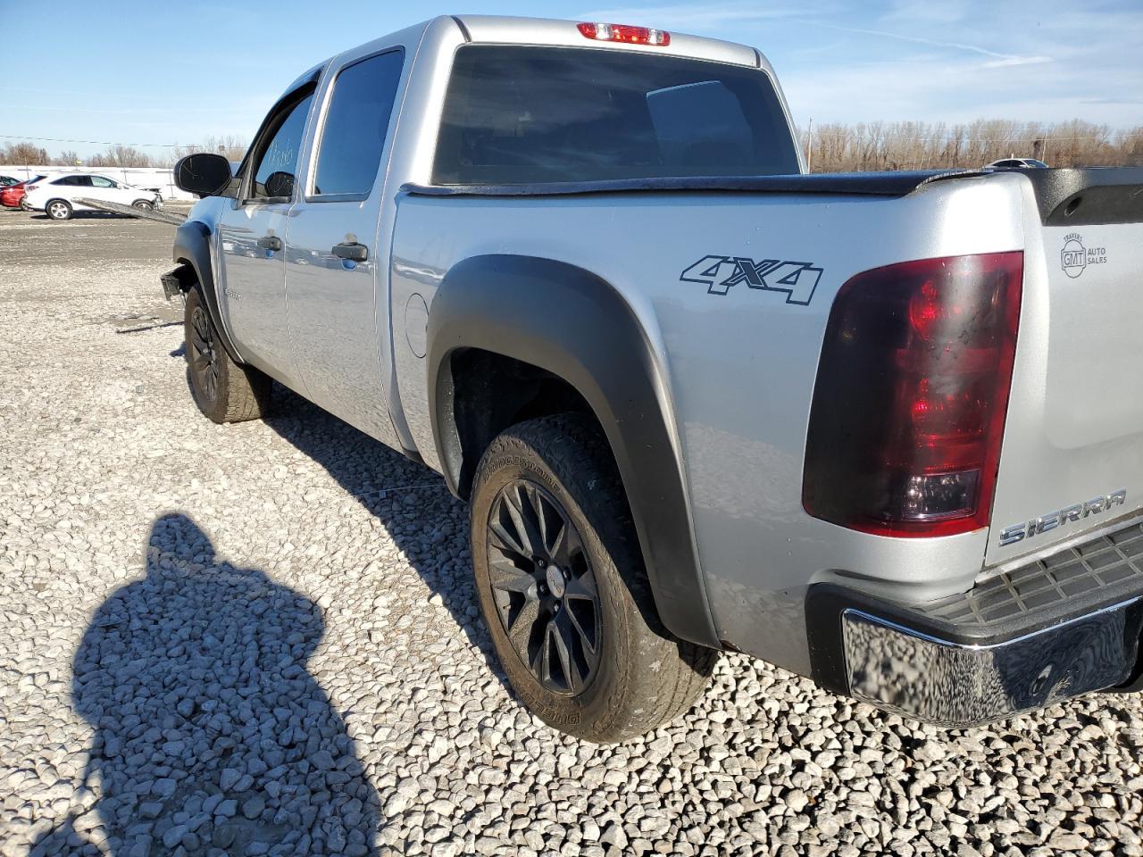 2013 GMC Sierra K1500 - Image 2