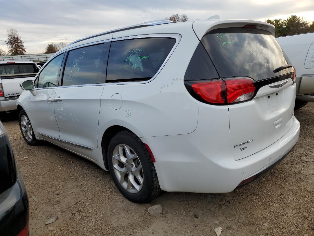 2020 Chrysler Pacifica Limited - Фото 2