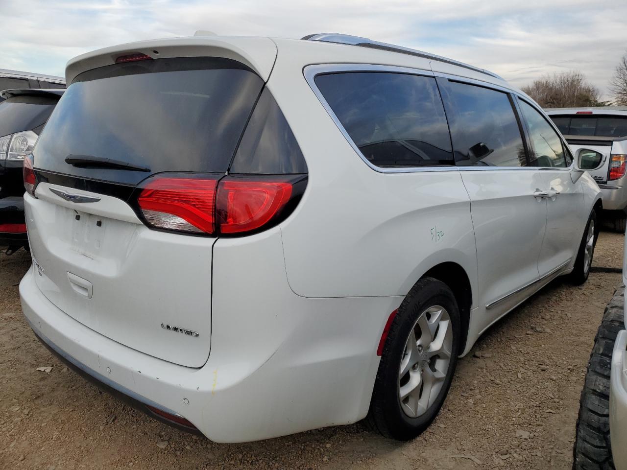 2020 Chrysler Pacifica Limited - Фото 3