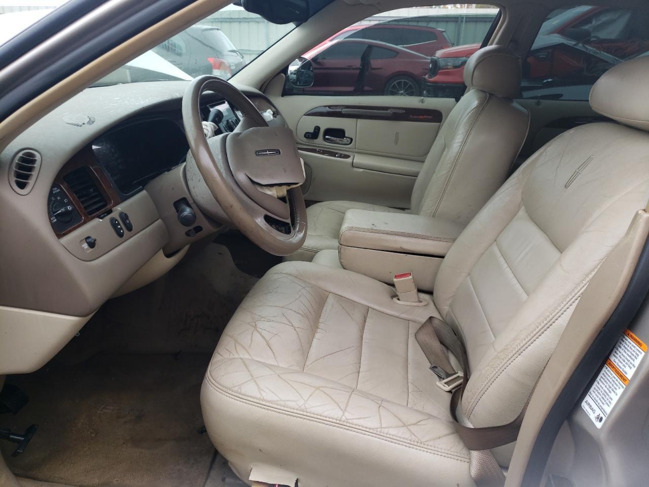 2001 Lincoln Town Car Executive - Image 7